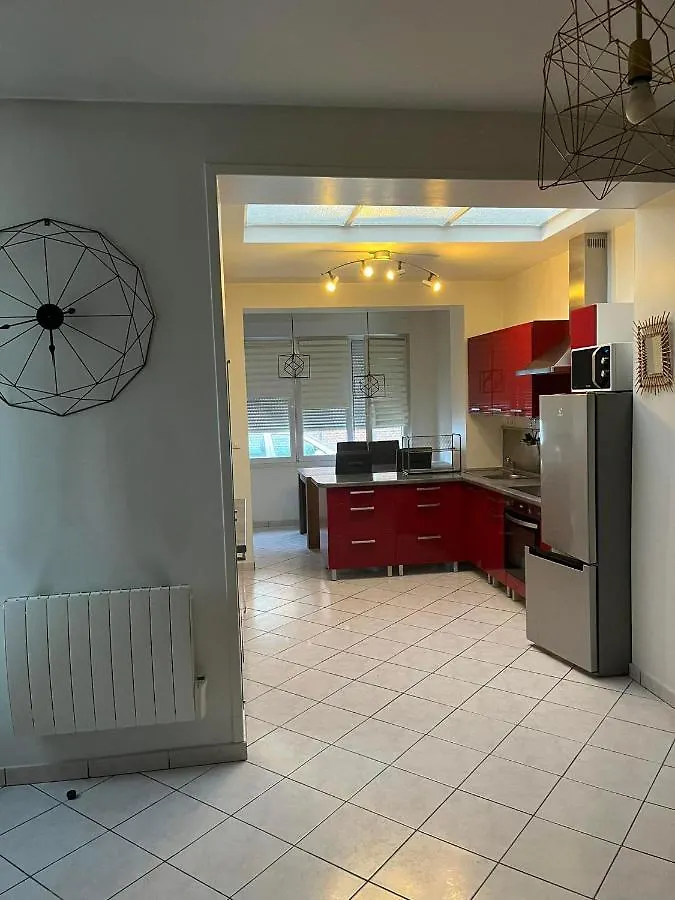La Brique Rouge - Maison 66 M2 Avec 2 Chambres Lille 0*,  France