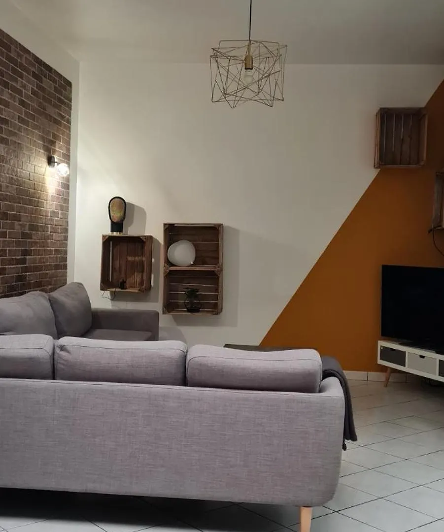La Brique Rouge - Maison 66 M2 Avec 2 Chambres Lille 0*,  France